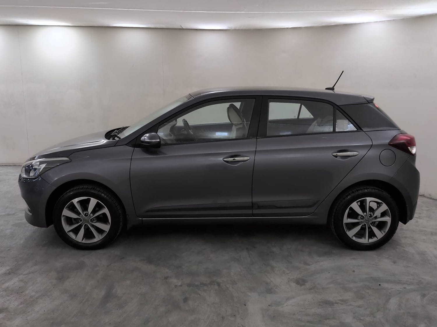 Used 2015 Hyundai Elite i20 Asta 1.2 (O) Petrol Manual exterior LEFT SIDE VIEW