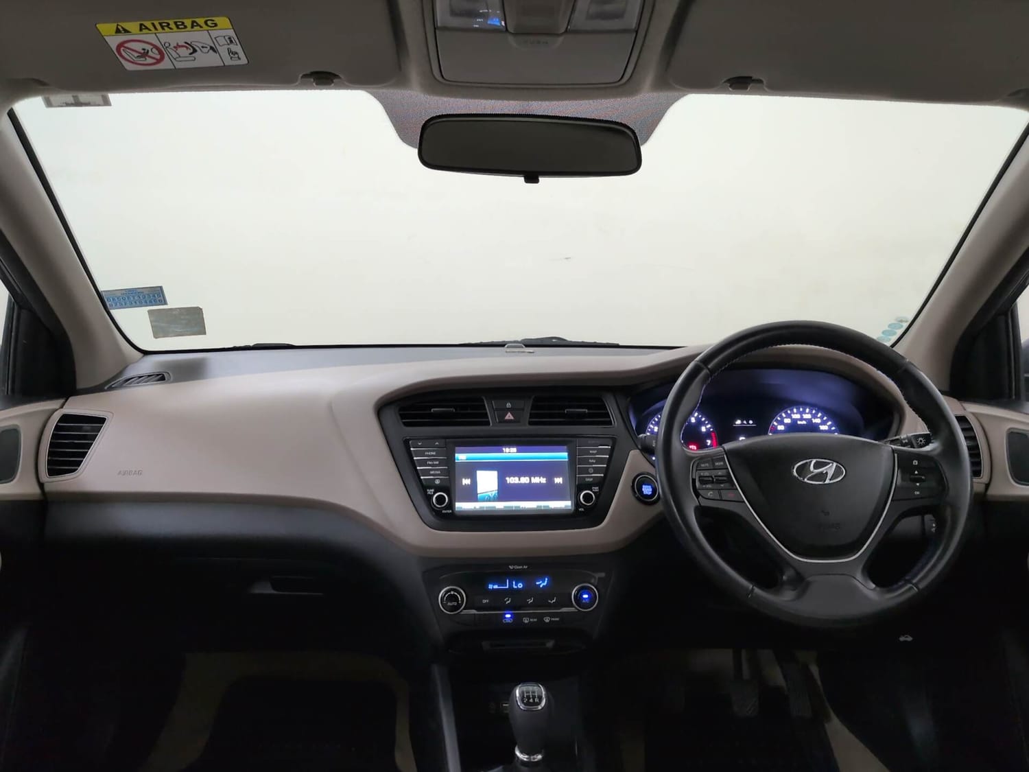 Used 2015 Hyundai Elite i20 Asta 1.2 (O) Petrol Manual interior DASHBOARD VIEW