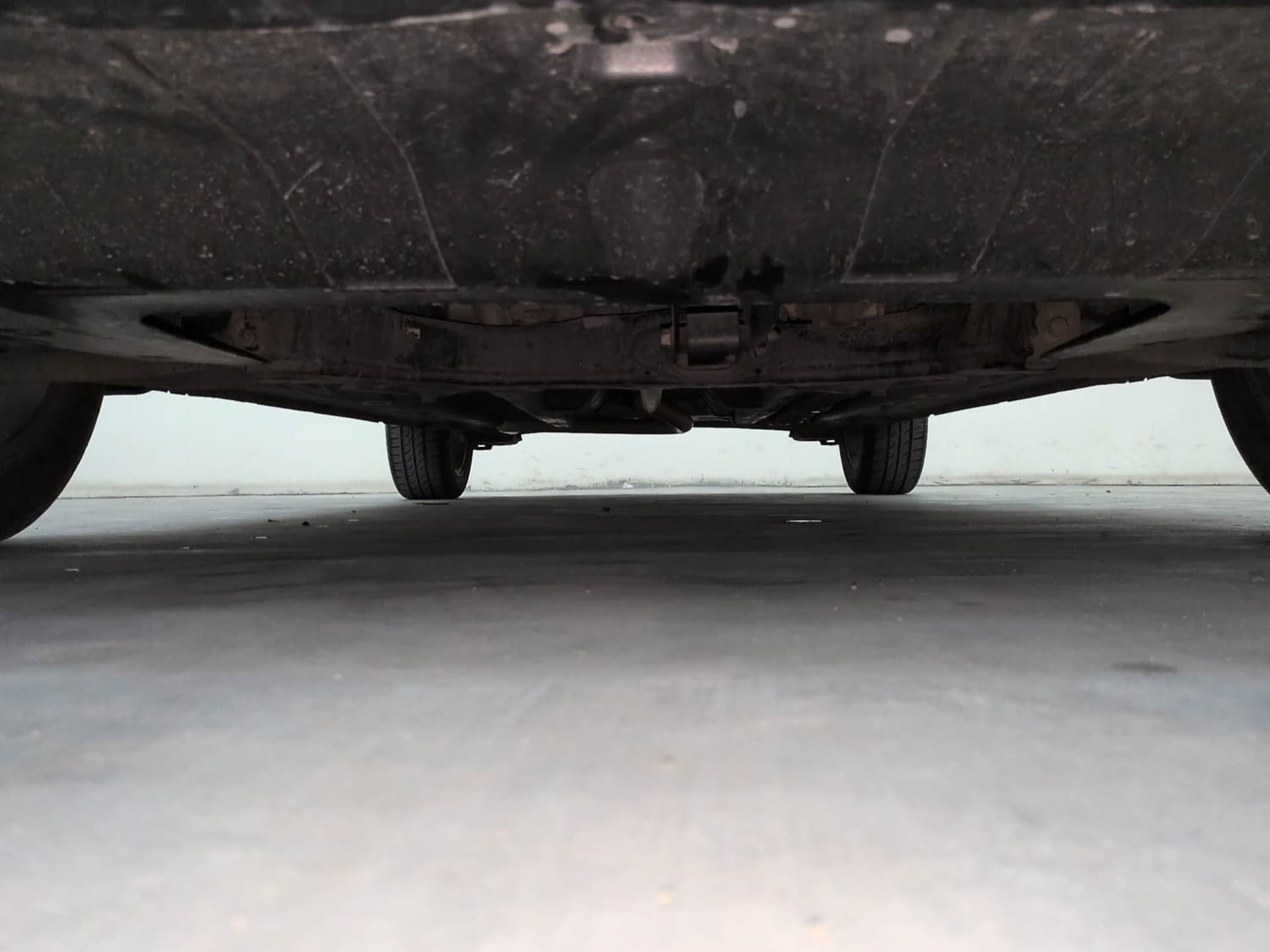 Used 2015 Hyundai Elite i20 Asta 1.2 (O) Petrol Manual extra FRONT LEFT UNDERBODY VIEW