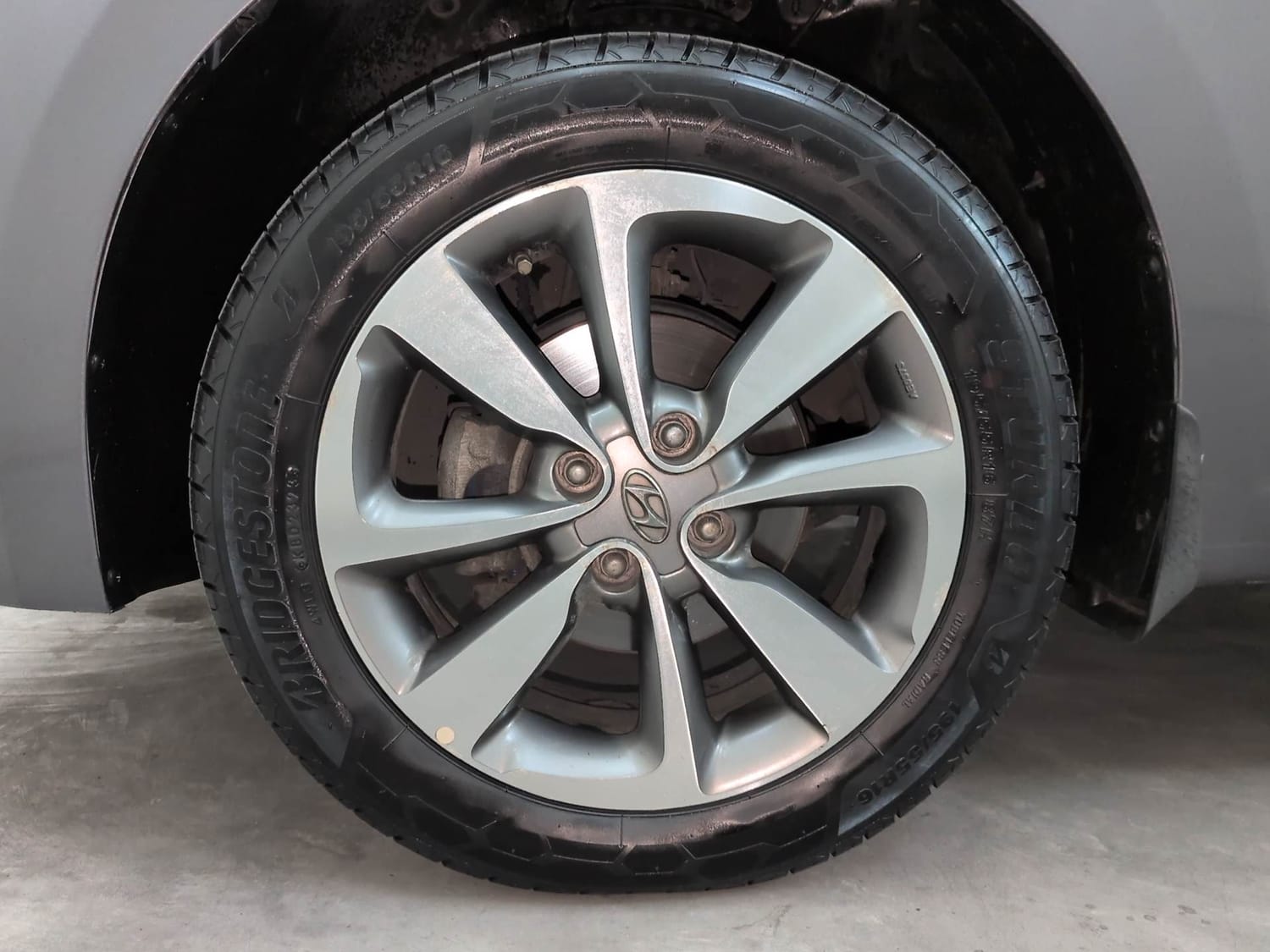 Used 2015 Hyundai Elite i20 Asta 1.2 (O) Petrol Manual tyres LEFT FRONT TYRE RIM VIEW