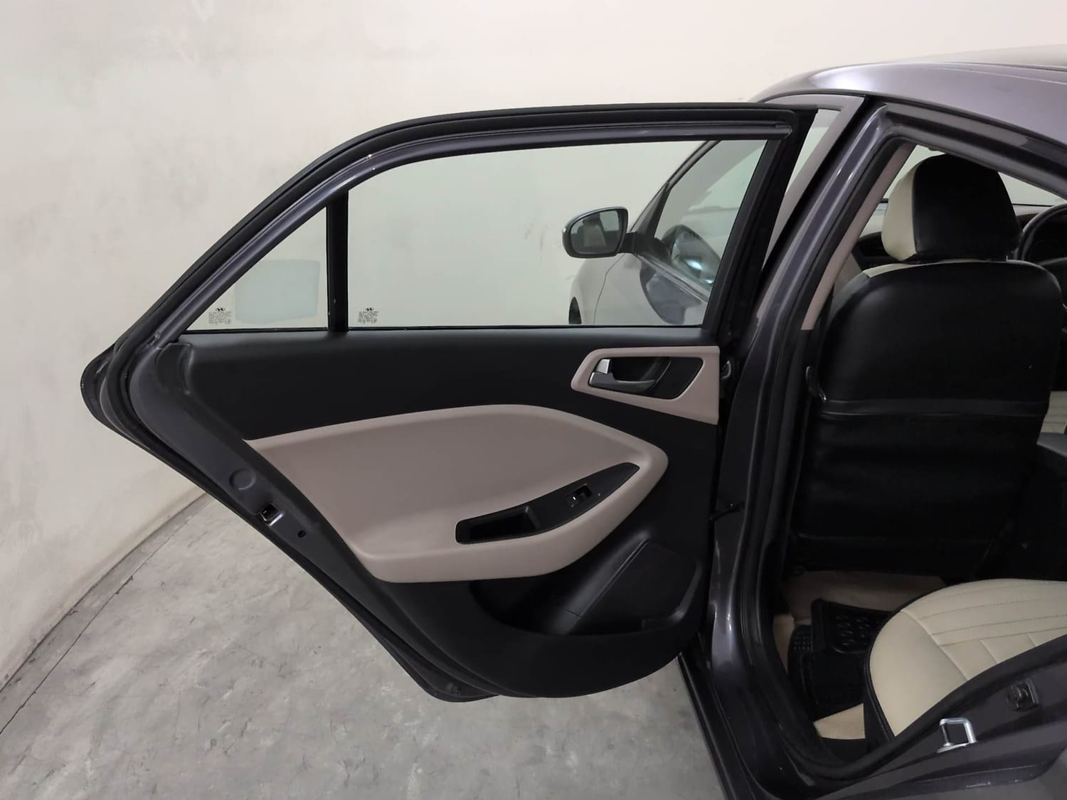 Used 2015 Hyundai Elite i20 Asta 1.2 (O) Petrol Manual interior LEFT REAR DOOR OPEN VIEW