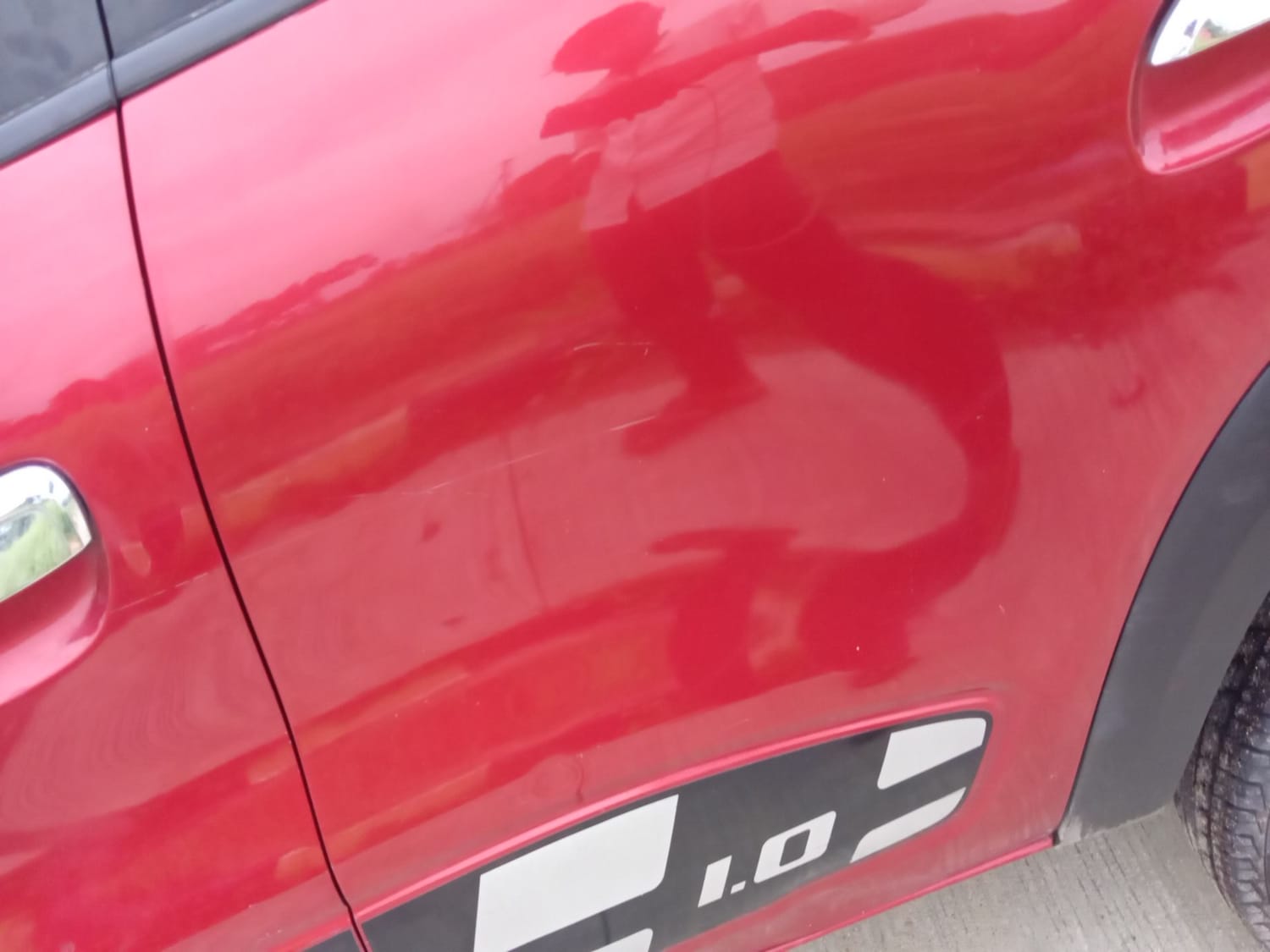 Used 2017 Renault Kwid 1.0 RXT AMT Opt Petrol Automatic dents MINOR SCRATCH