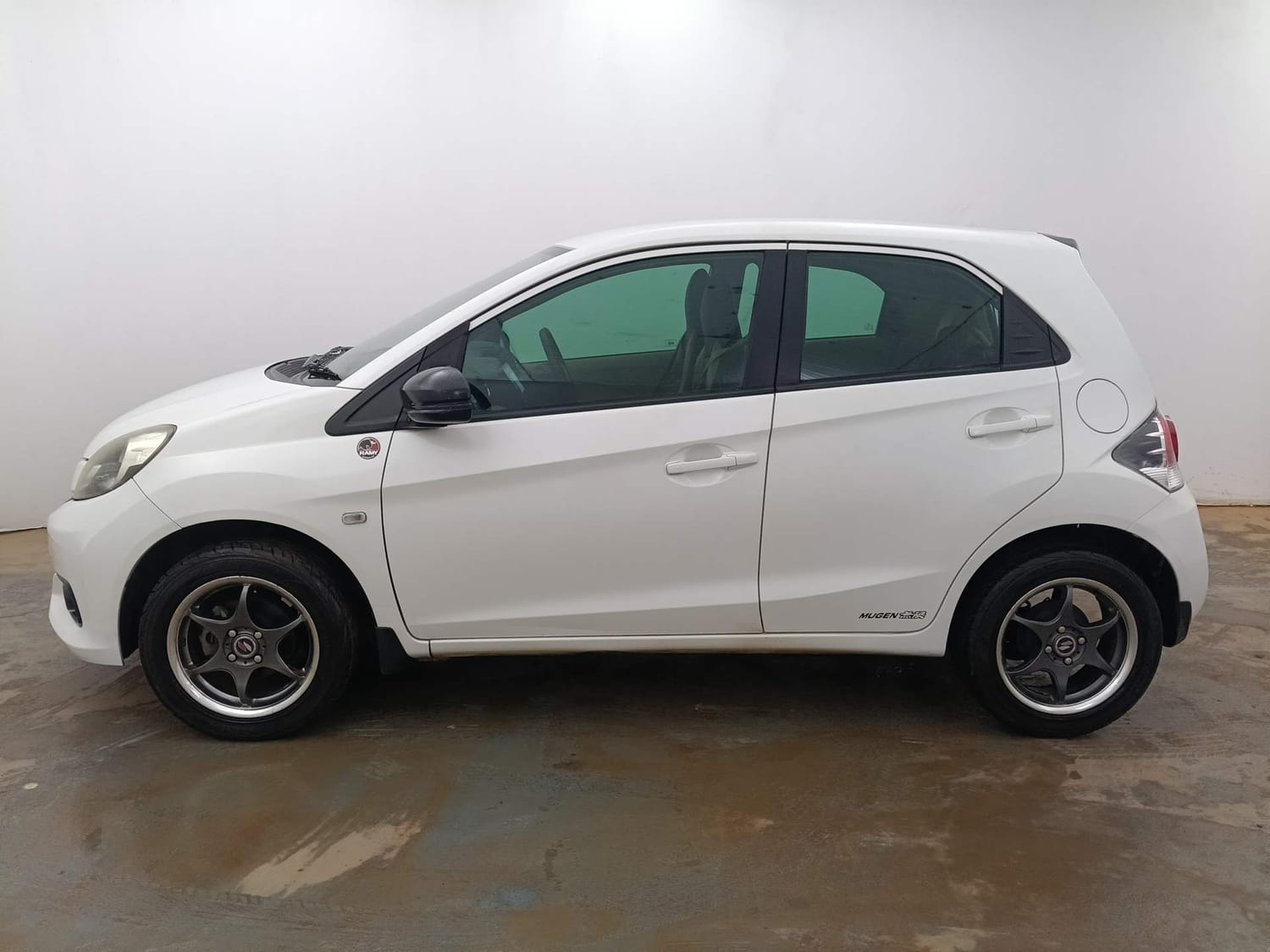Used 2016 Honda Brio S MT Petrol Manual exterior LEFT SIDE VIEW