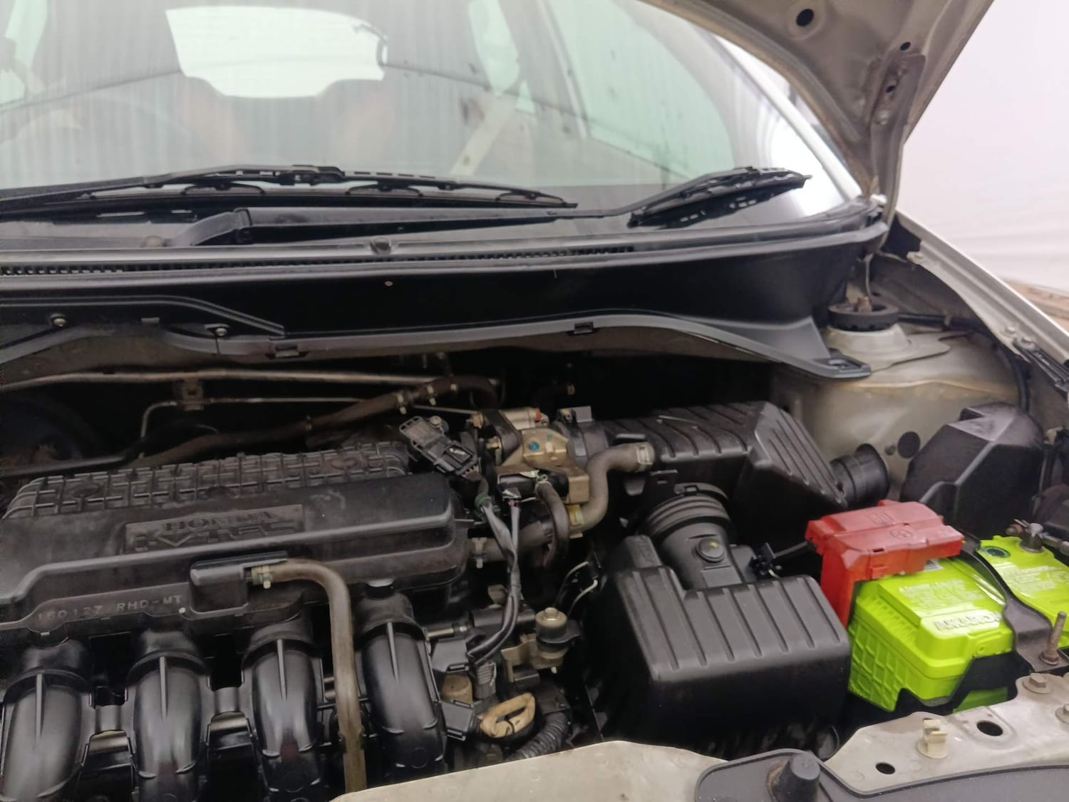 Used 2016 Honda Brio S MT Petrol Manual engine ENGINE LEFT SIDE HINGE & APRON VIEW