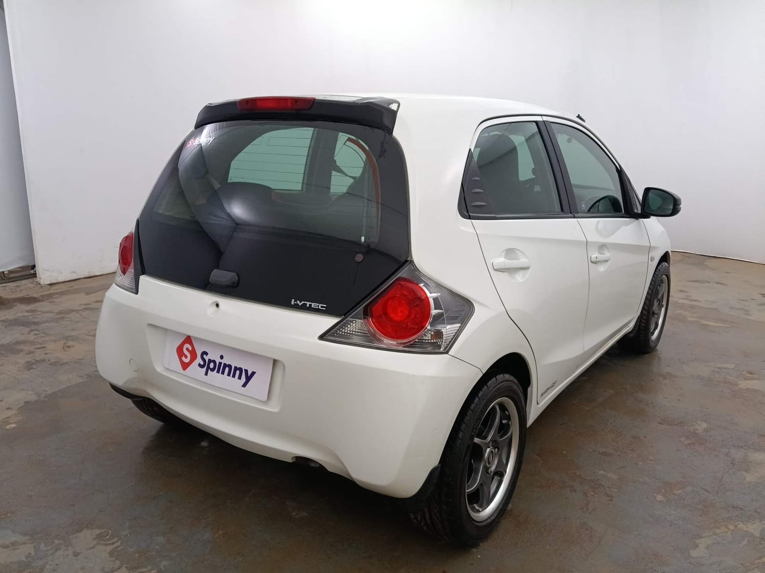 Used 2016 Honda Brio S MT Petrol Manual exterior RIGHT REAR CORNER VIEW