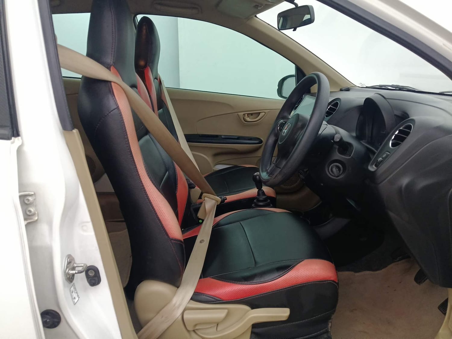 Used 2016 Honda Brio S MT Petrol Manual interior RIGHT SIDE FRONT DOOR CABIN VIEW