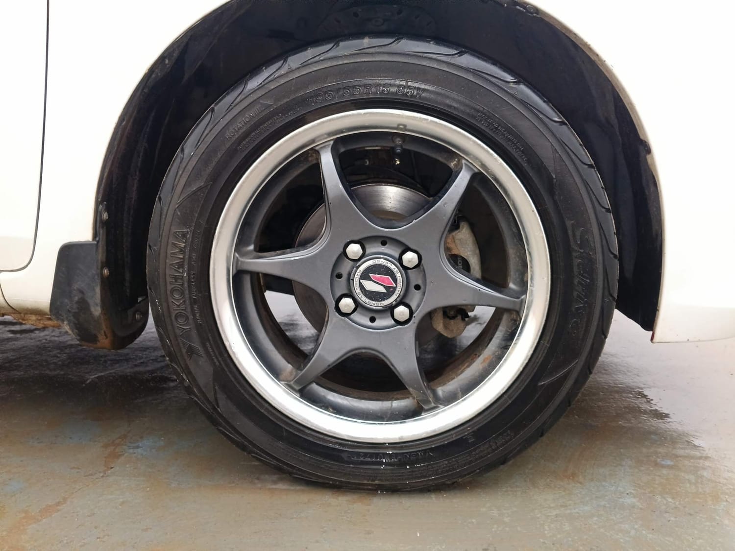 Used 2016 Honda Brio S MT Petrol Manual tyres RIGHT FRONT TYRE RIM VIEW