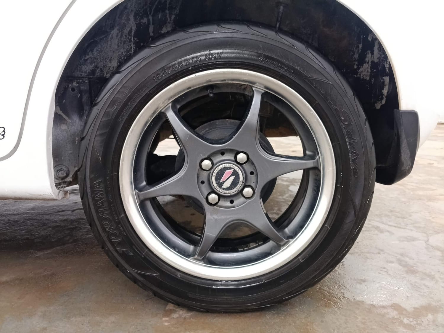 Used 2016 Honda Brio S MT Petrol Manual tyres LEFT REAR TYRE RIM VIEW