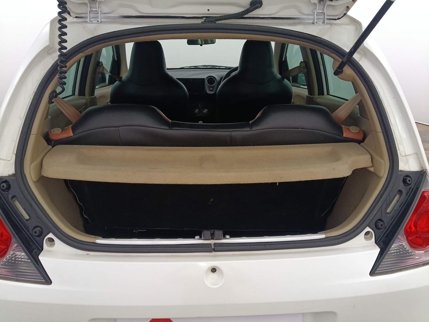 Used 2016 Honda Brio S MT Petrol Manual interior DICKY INSIDE VIEW