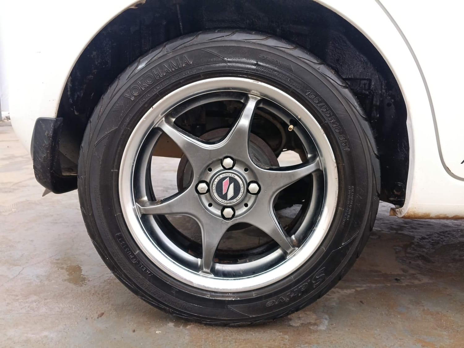 Used 2016 Honda Brio S MT Petrol Manual tyres RIGHT REAR TYRE RIM VIEW