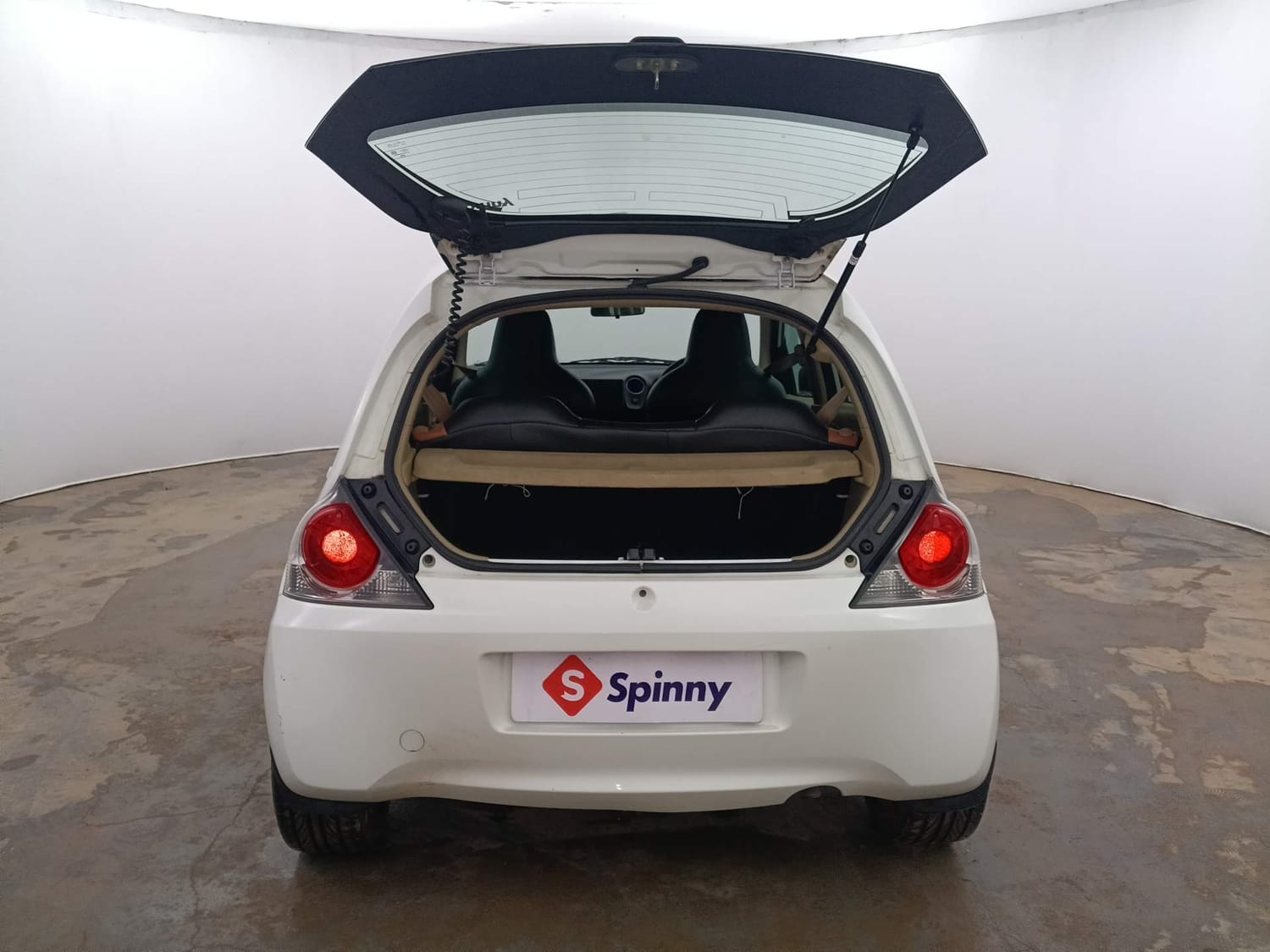 Used 2016 Honda Brio S MT Petrol Manual interior DICKY DOOR OPEN VIEW