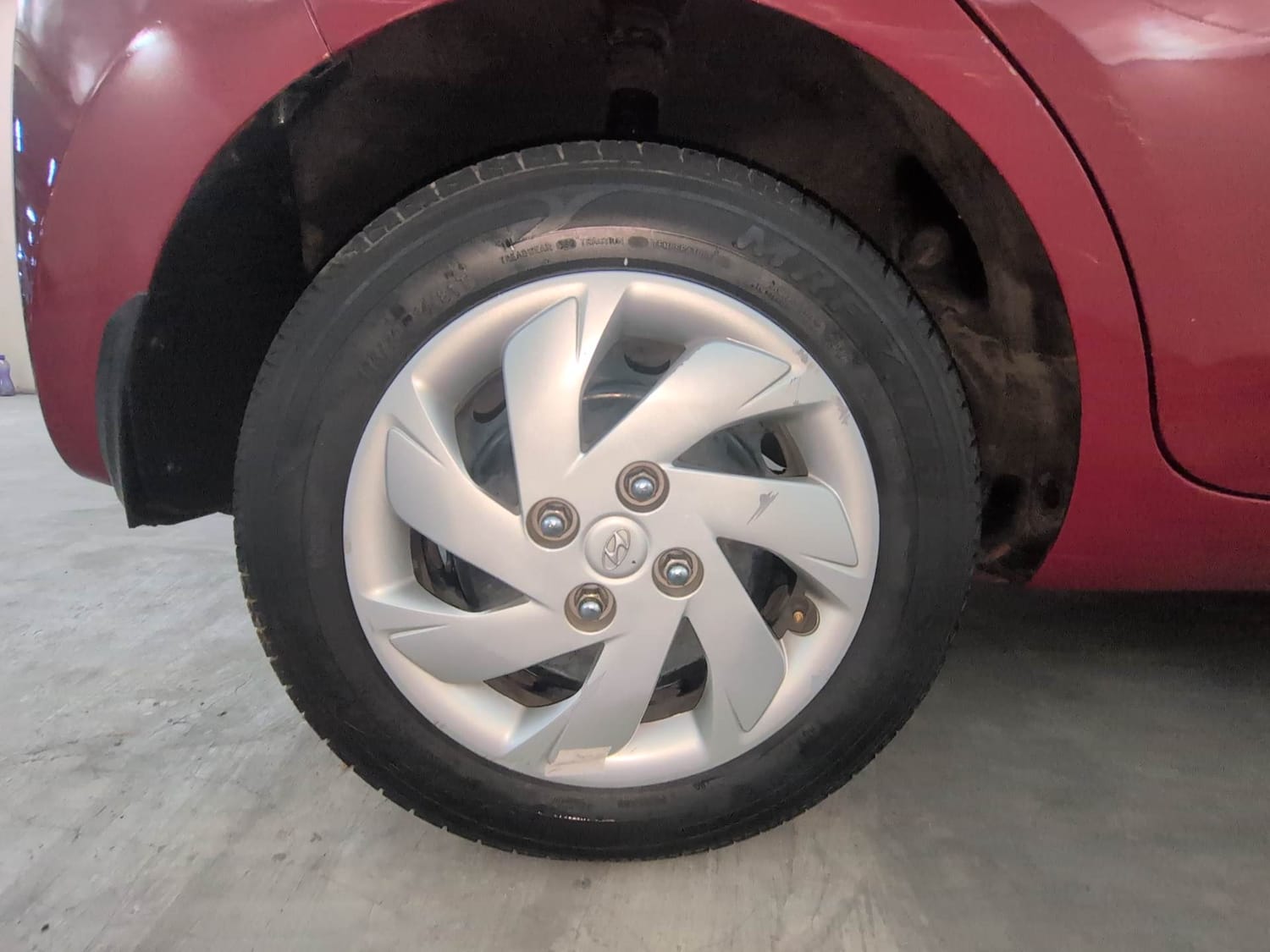 Used 2020 Hyundai Santro Asta AMT Petrol Automatic tyres RIGHT REAR TYRE RIM VIEW
