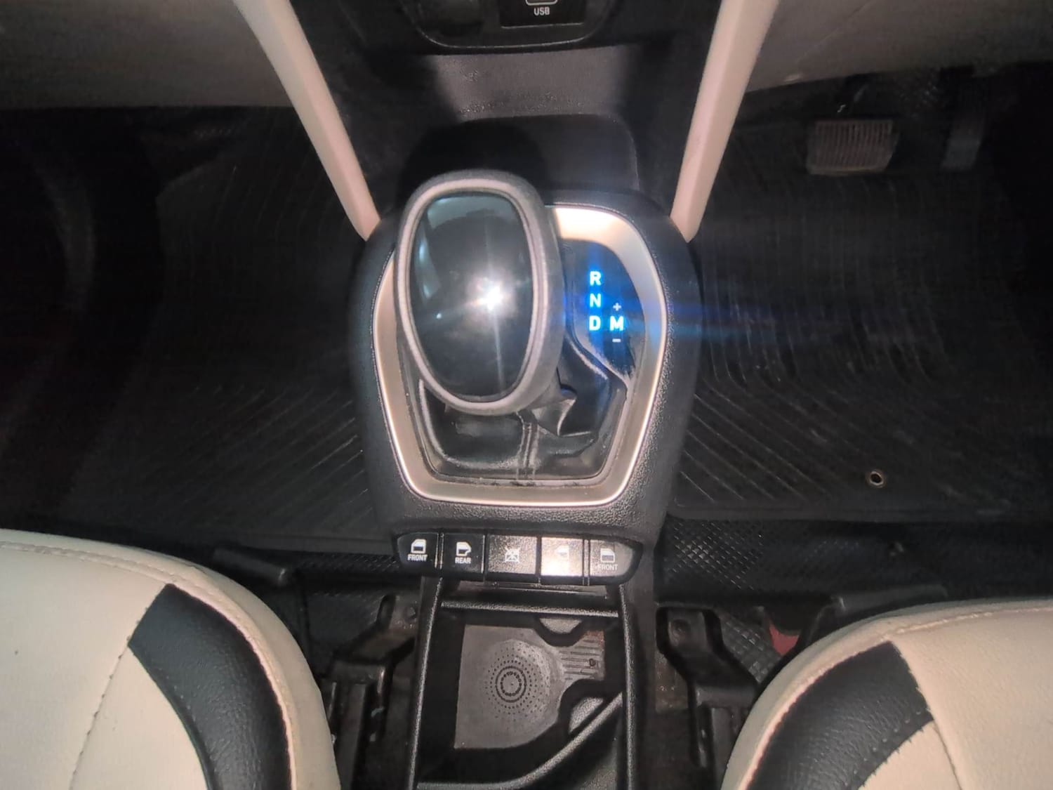 Used 2020 Hyundai Santro Asta AMT Petrol Automatic interior GEAR  KNOB VIEW