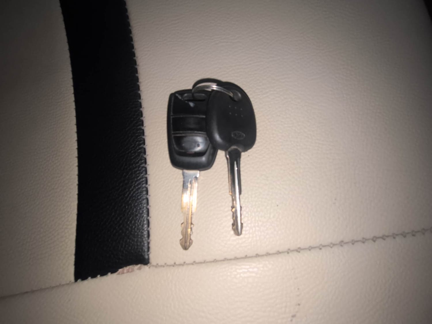 Used 2020 Hyundai Santro Asta AMT Petrol Automatic extra CAR KEY VIEW