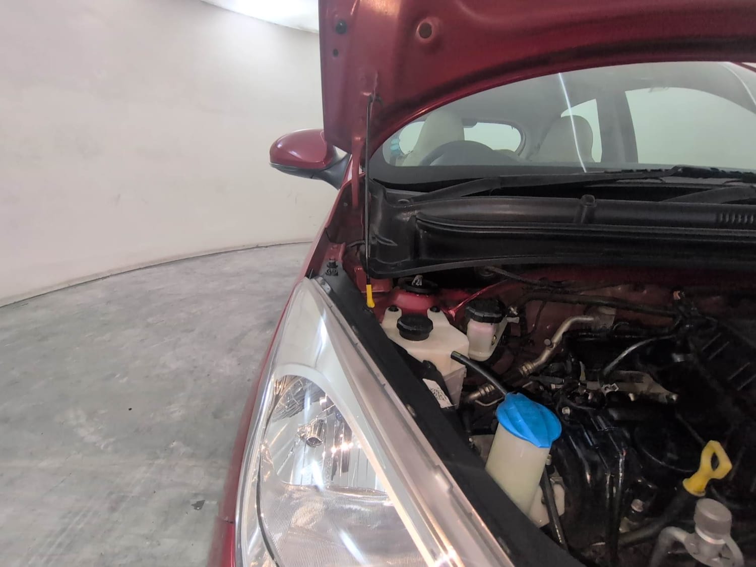 Used 2020 Hyundai Santro Asta AMT Petrol Automatic engine ENGINE RIGHT SIDE HINGE & APRON VIEW