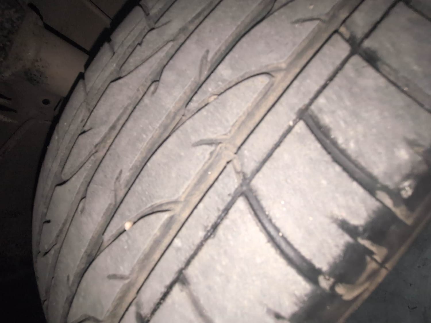 Used 2021 Kia Seltos GTX Plus AT 1.5 Diesel Diesel Automatic tyres RIGHT FRONT TYRE TREAD VIEW