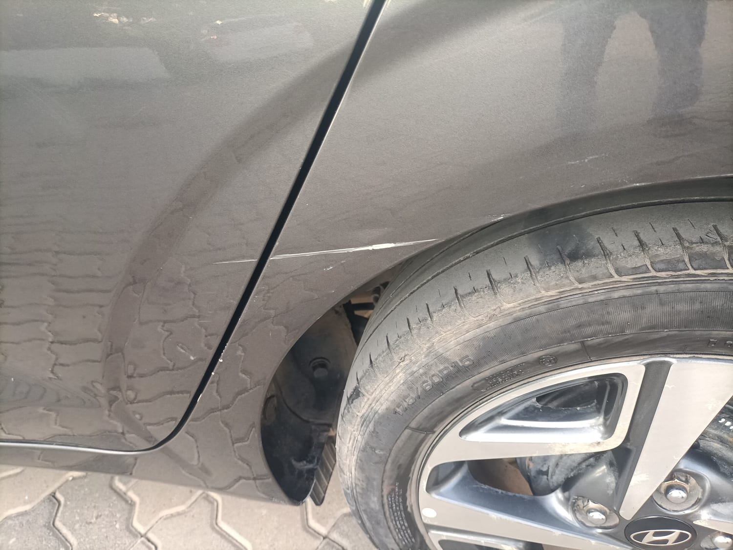 Used 2020 Hyundai Aura SX Plus 1.2 AMT Petrol Petrol Automatic dents MINOR SCRATCH