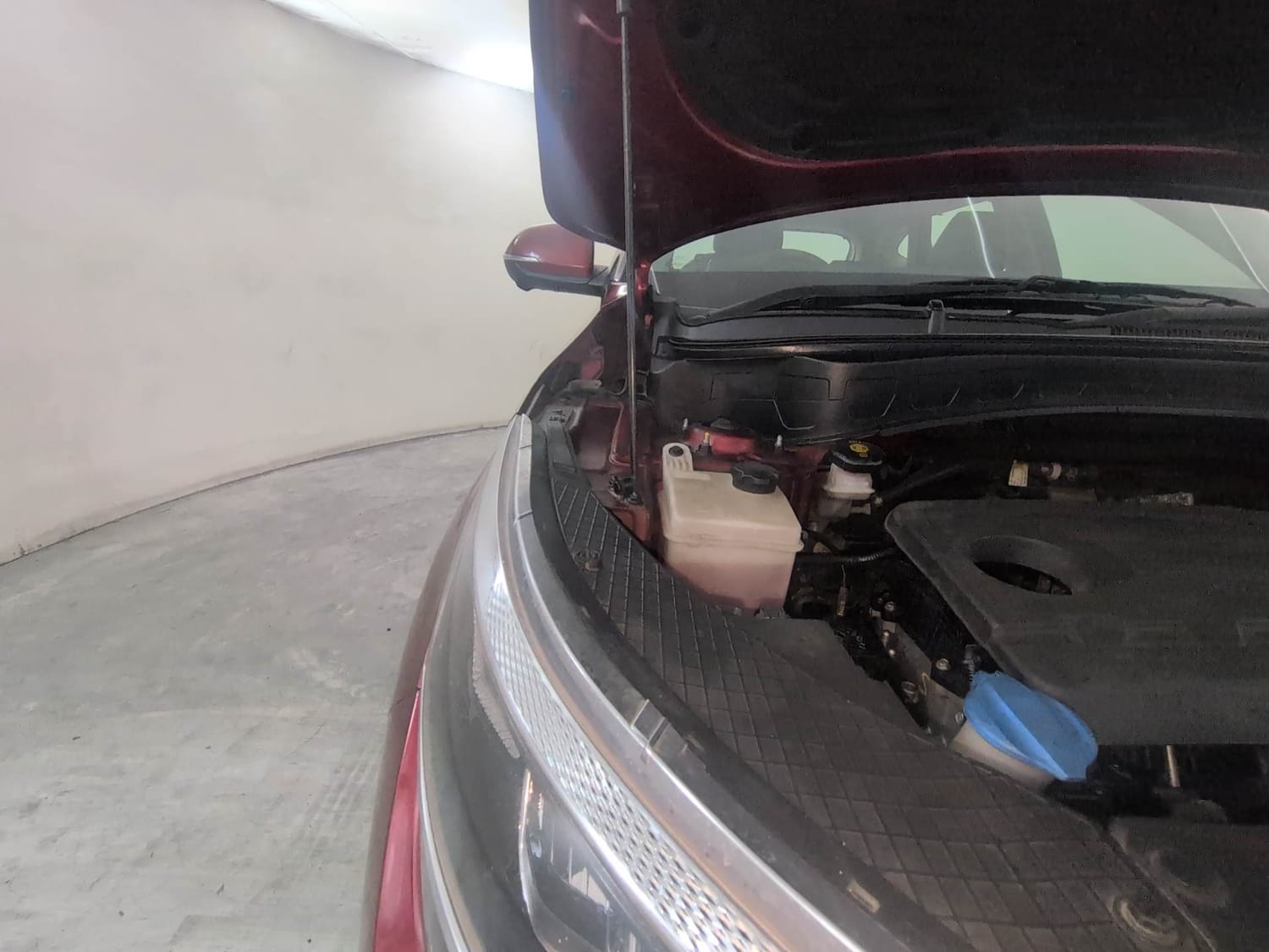 Used 2021 Kia Seltos GTX Plus AT 1.5 Diesel Diesel Automatic engine ENGINE RIGHT SIDE HINGE & APRON VIEW