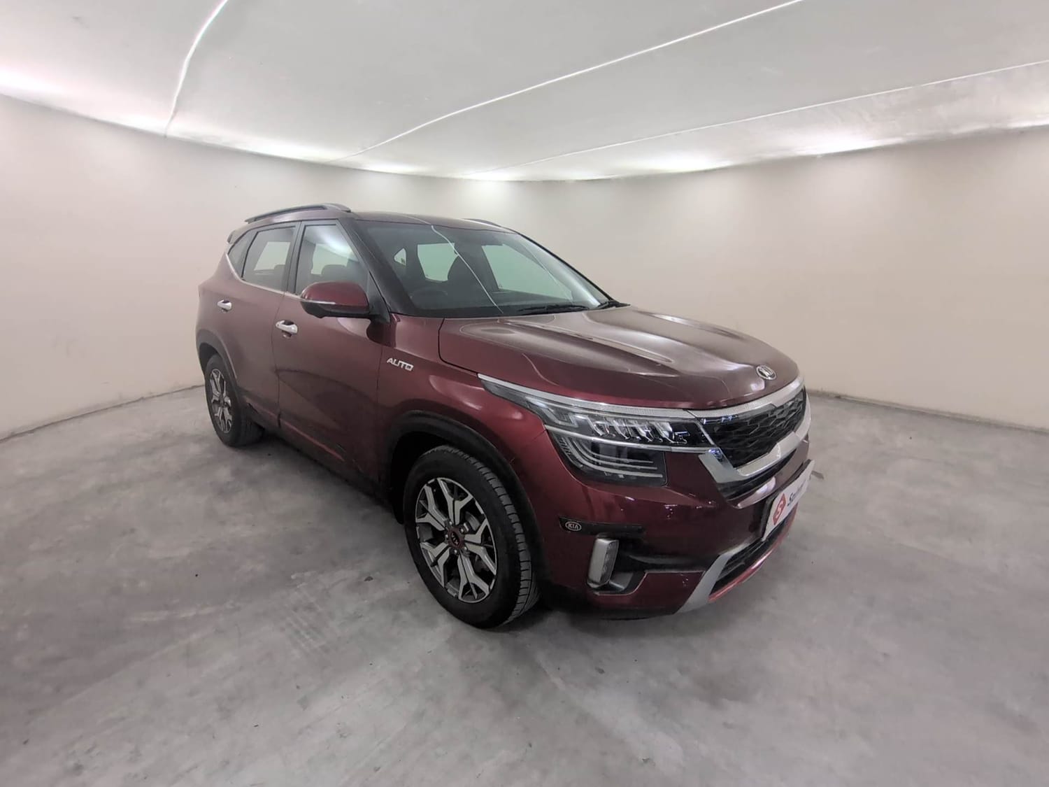 Used 2021 Kia Seltos GTX Plus AT 1.5 Diesel Diesel Automatic exterior RIGHT FRONT CORNER VIEW