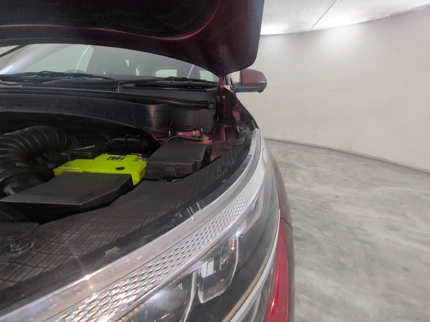 Used 2021 Kia Seltos GTX Plus AT 1.5 Diesel Diesel Automatic engine ENGINE LEFT SIDE HINGE & APRON VIEW