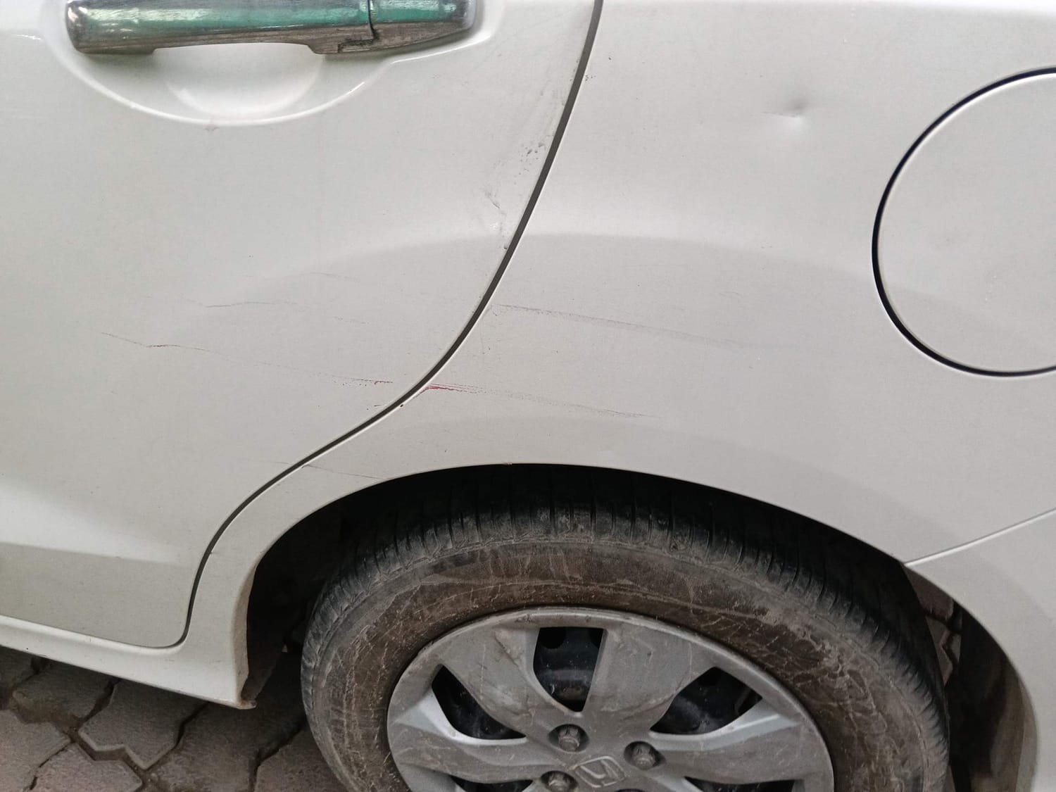 Used 2015 Honda Mobilio S Petrol Petrol Manual dents MINOR SCRATCH
