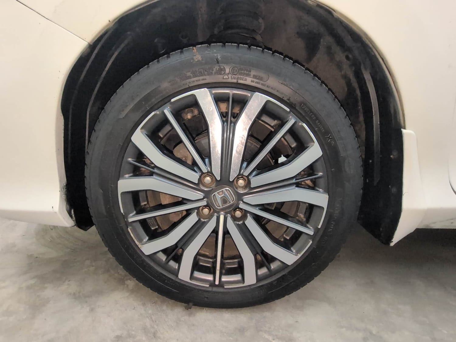 Used 2018 Honda City ZX CVT Petrol Petrol Automatic tyres LEFT FRONT TYRE RIM VIEW
