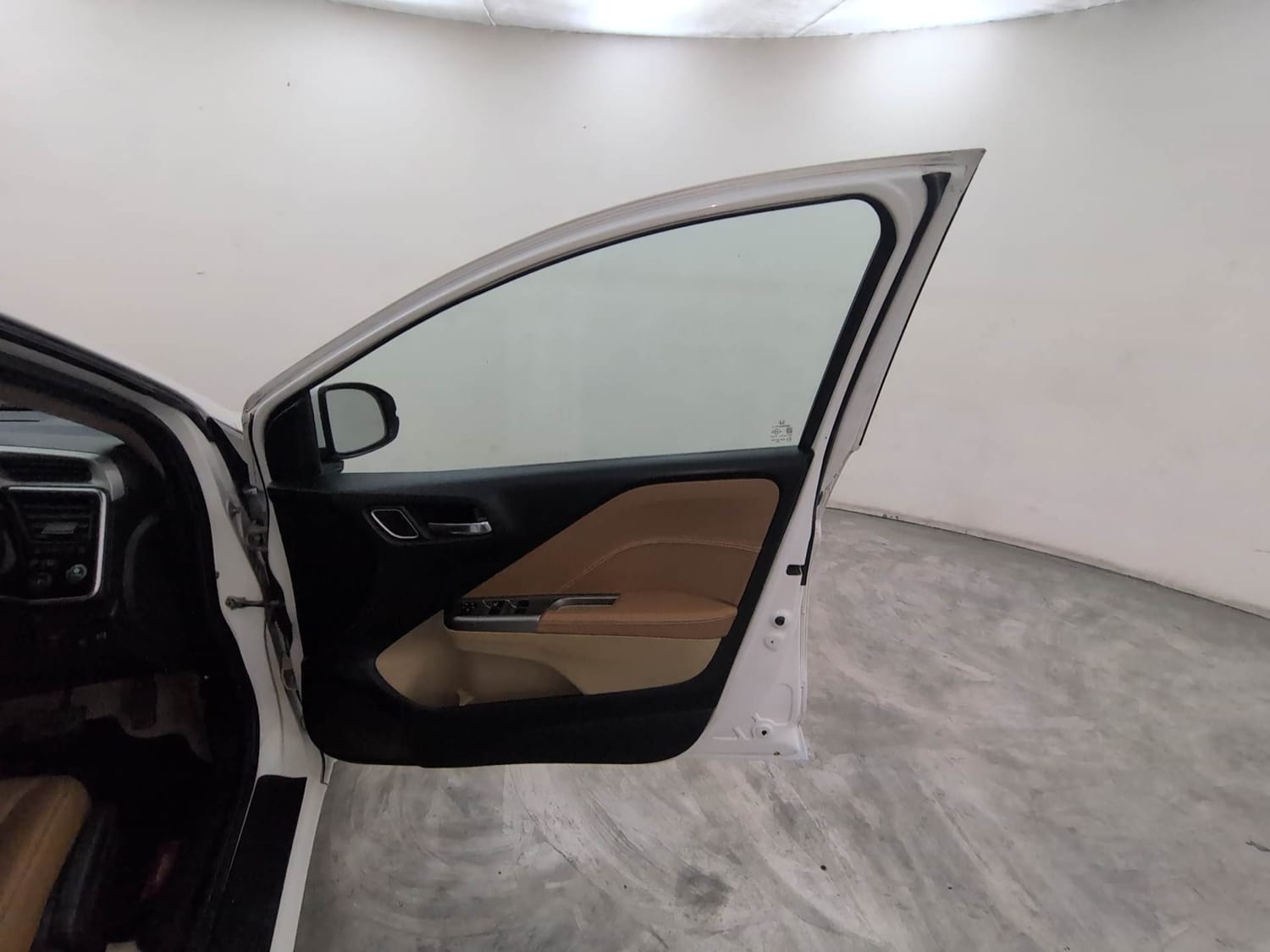 Used 2018 Honda City ZX CVT Petrol Petrol Automatic interior RIGHT FRONT DOOR OPEN VIEW