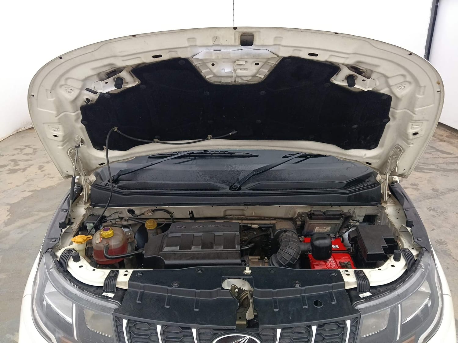 Used 2019 Mahindra KUV100 NXT K8 6 STR Petrol Manual engine ENGINE & BONNET OPEN FRONT VIEW