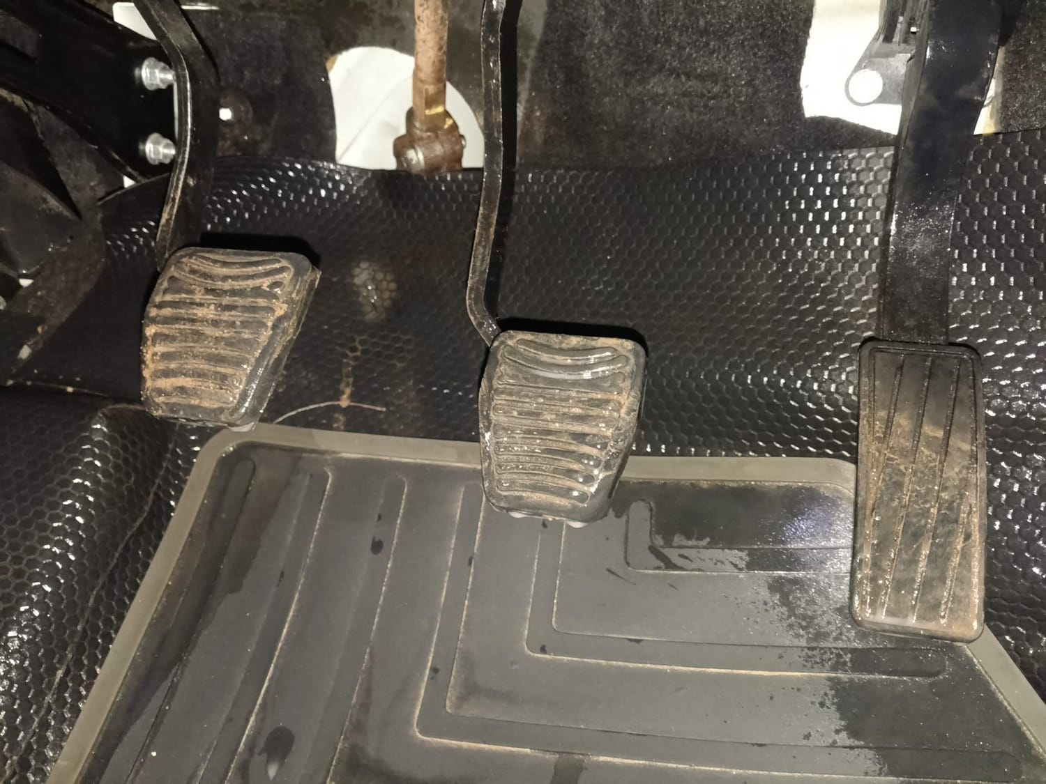 Used 2019 Mahindra KUV100 NXT K8 6 STR Petrol Manual interior PEDALS VIEW