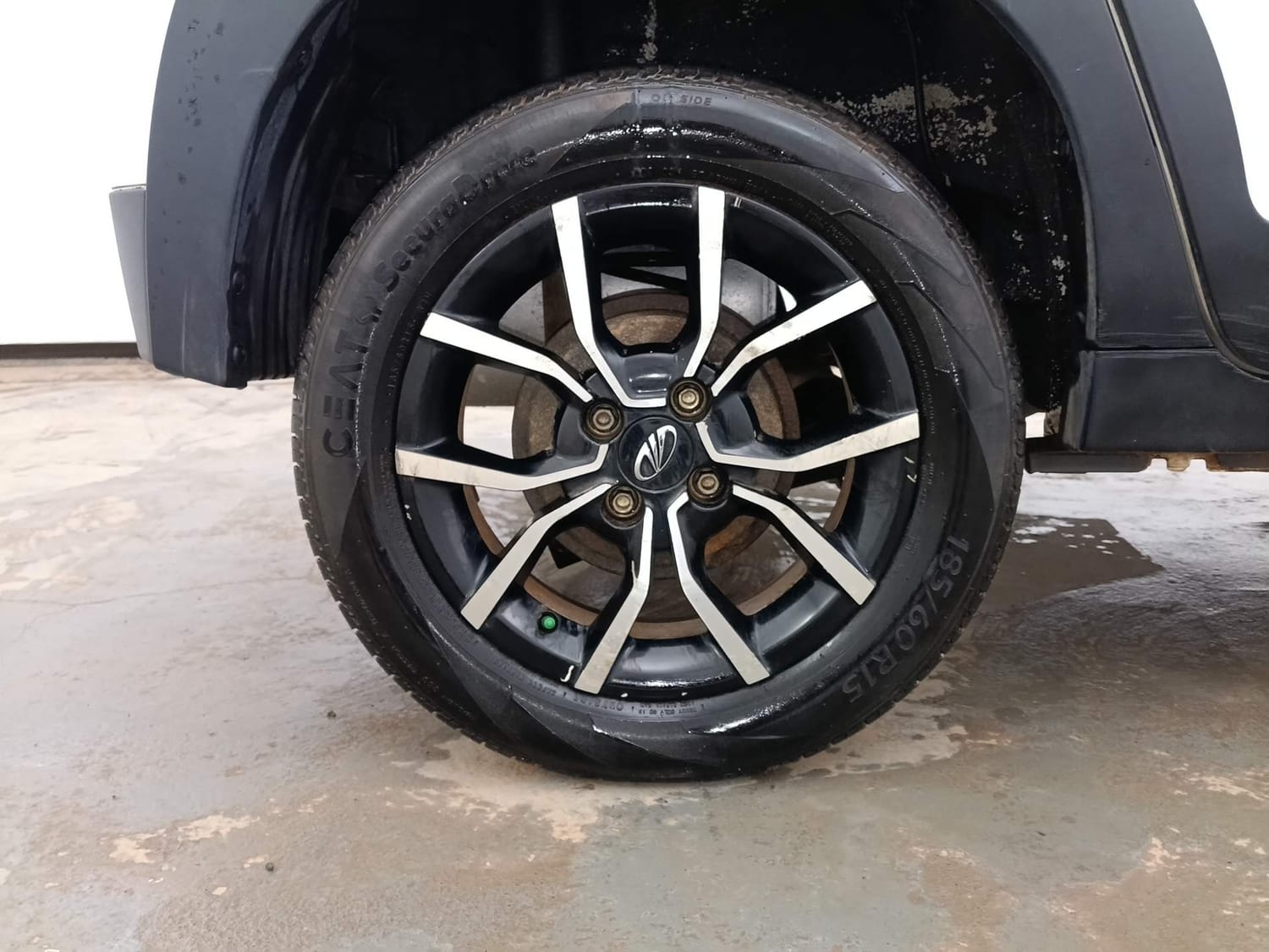 Used 2019 Mahindra KUV100 NXT K8 6 STR Petrol Manual tyres RIGHT REAR TYRE RIM VIEW