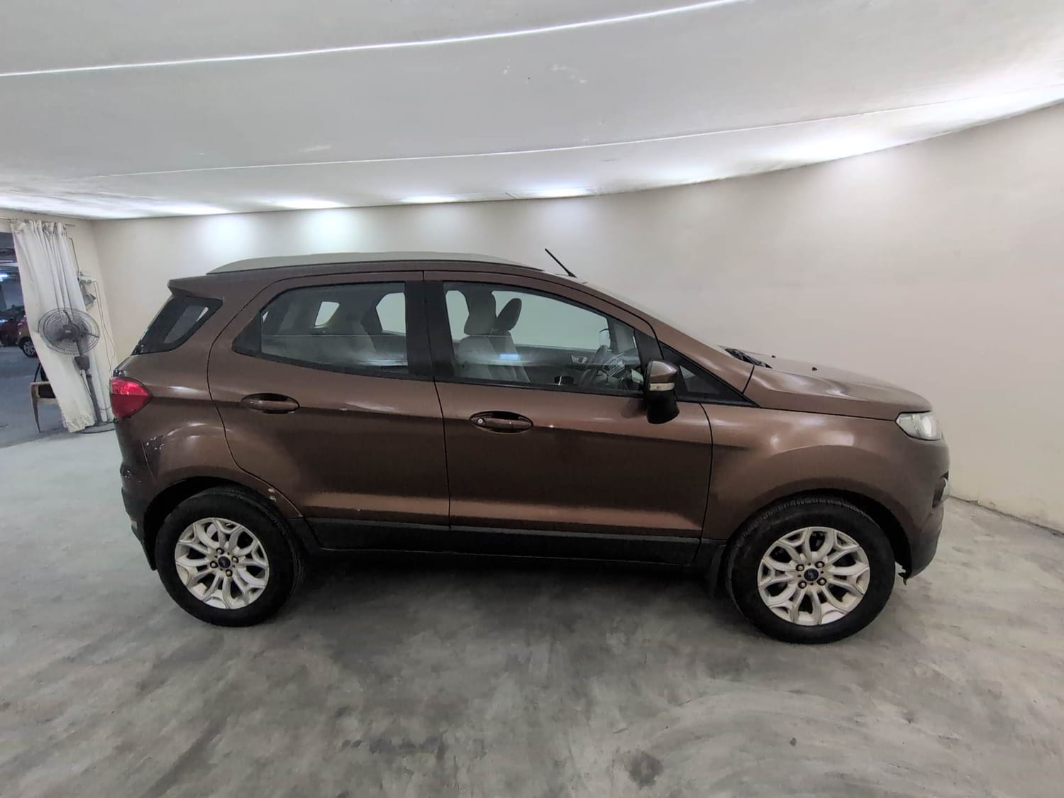 Used 2017 Ford EcoSport Titanium 1.5L Ti-VCT AT Petrol Automatic exterior RIGHT SIDE VIEW
