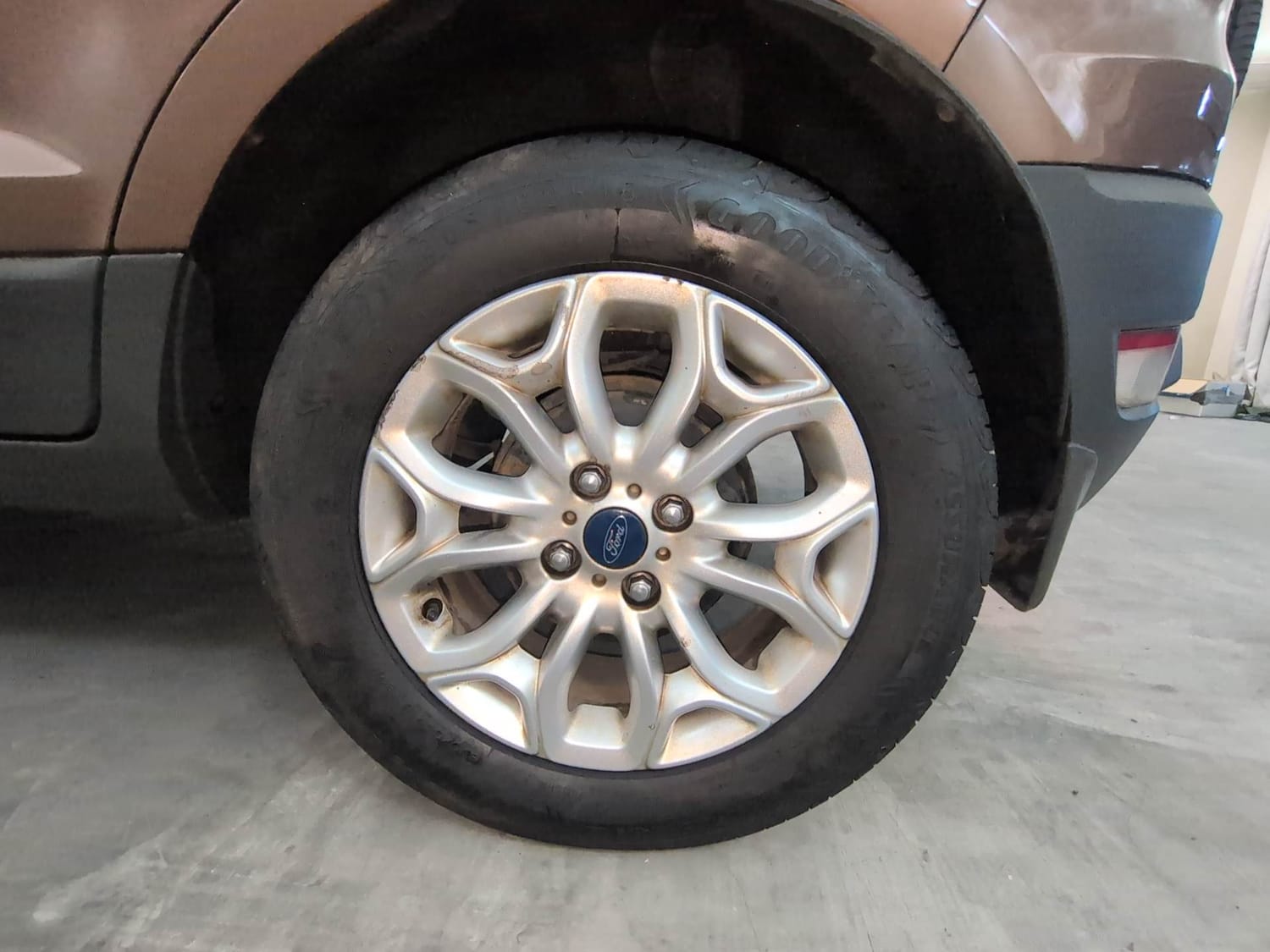 Used 2017 Ford EcoSport Titanium 1.5L Ti-VCT AT Petrol Automatic tyres LEFT REAR TYRE RIM VIEW