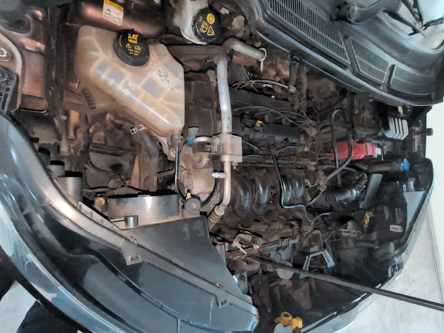Used 2017 Ford EcoSport Titanium 1.5L Ti-VCT AT Petrol Automatic engine ENGINE RIGHT SIDE VIEW