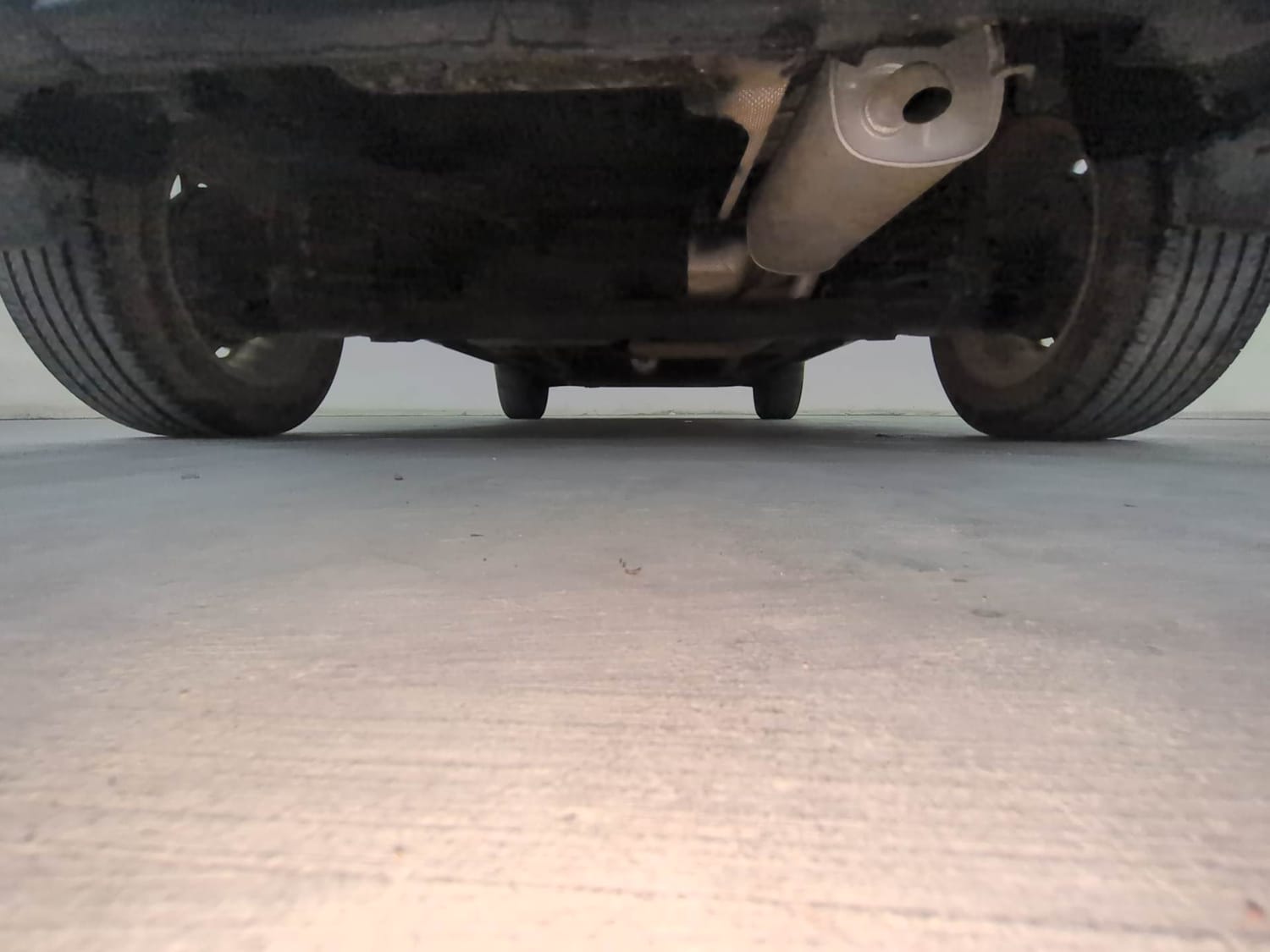 Used 2017 Ford EcoSport Titanium 1.5L Ti-VCT AT Petrol Automatic extra REAR UNDERBODY VIEW (TAKEN FROM REAR)