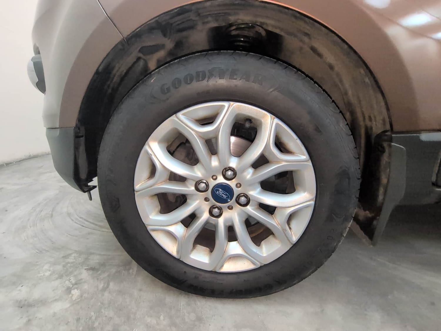 Used 2017 Ford EcoSport Titanium 1.5L Ti-VCT AT Petrol Automatic tyres LEFT FRONT TYRE RIM VIEW