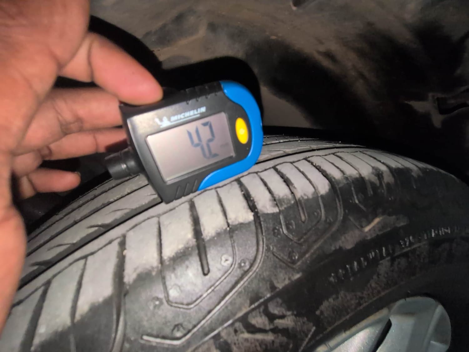 Used 2017 Ford EcoSport Titanium 1.5L Ti-VCT AT Petrol Automatic tyres RIGHT FRONT TYRE TREAD VIEW