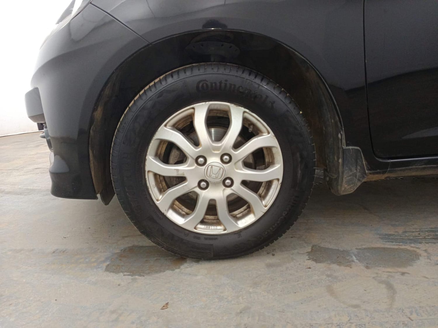 Used 2014 Honda Amaze 1.2 VX AT i-VTEC Petrol Automatic tyres LEFT FRONT TYRE RIM VIEW