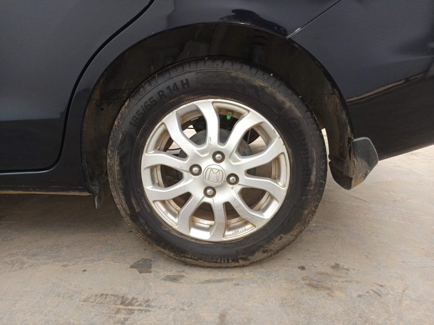 Used 2014 Honda Amaze 1.2 VX AT i-VTEC Petrol Automatic tyres LEFT REAR TYRE RIM VIEW