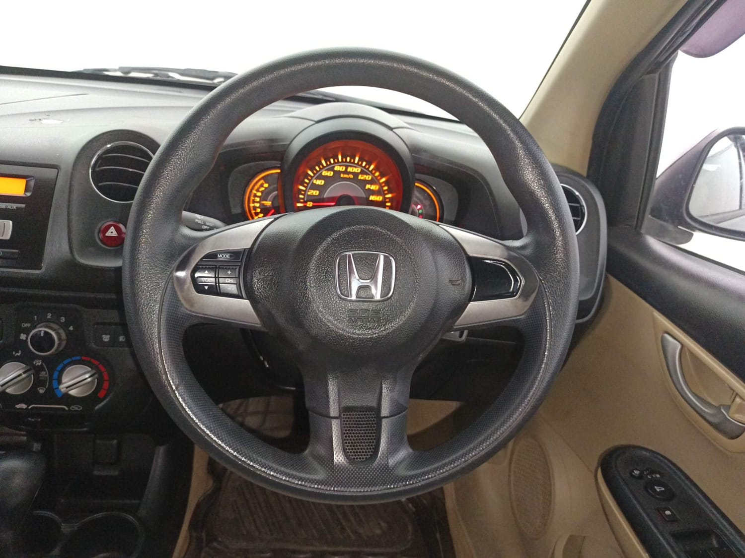 Used 2014 Honda Amaze 1.2 VX AT i-VTEC Petrol Automatic interior STEERING VIEW