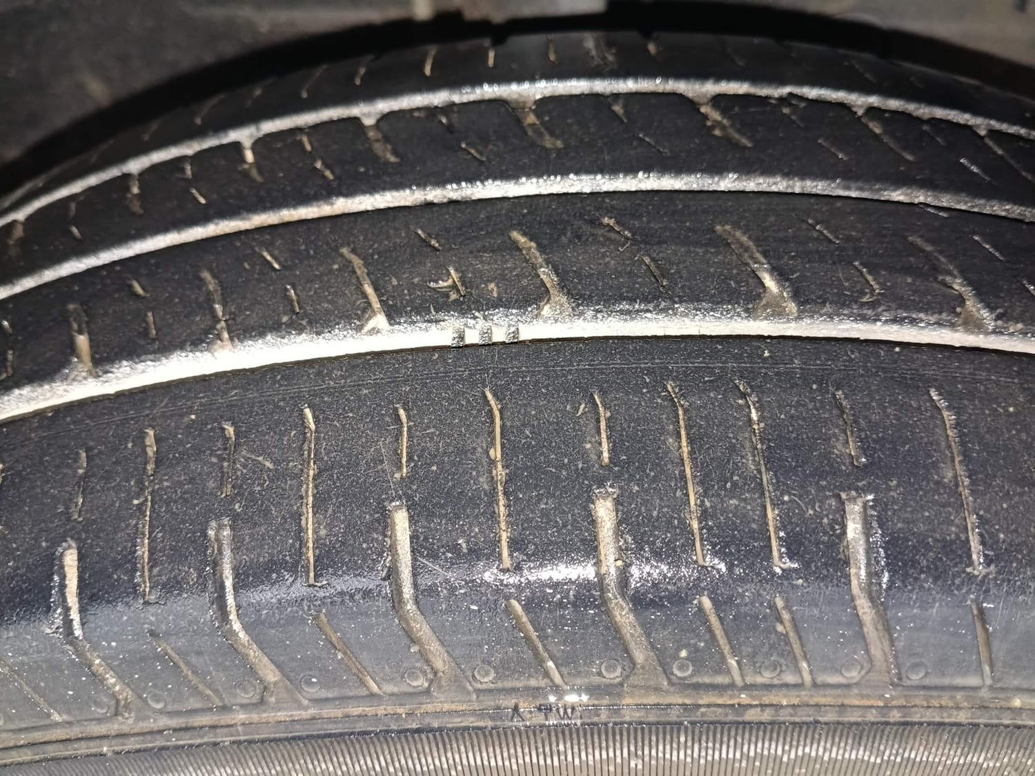 Used 2012 Maruti Suzuki Swift Dzire VXI Petrol Manual tyres RIGHT FRONT TYRE TREAD VIEW