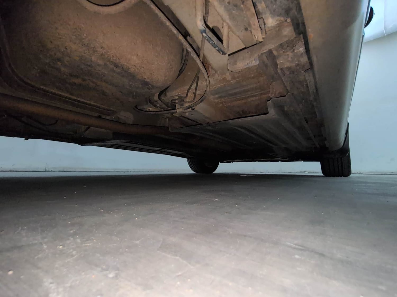 Used 2022 Maruti Suzuki S-Cross Alpha Petrol Manual extra REAR RIGHT UNDERBODY VIEW
