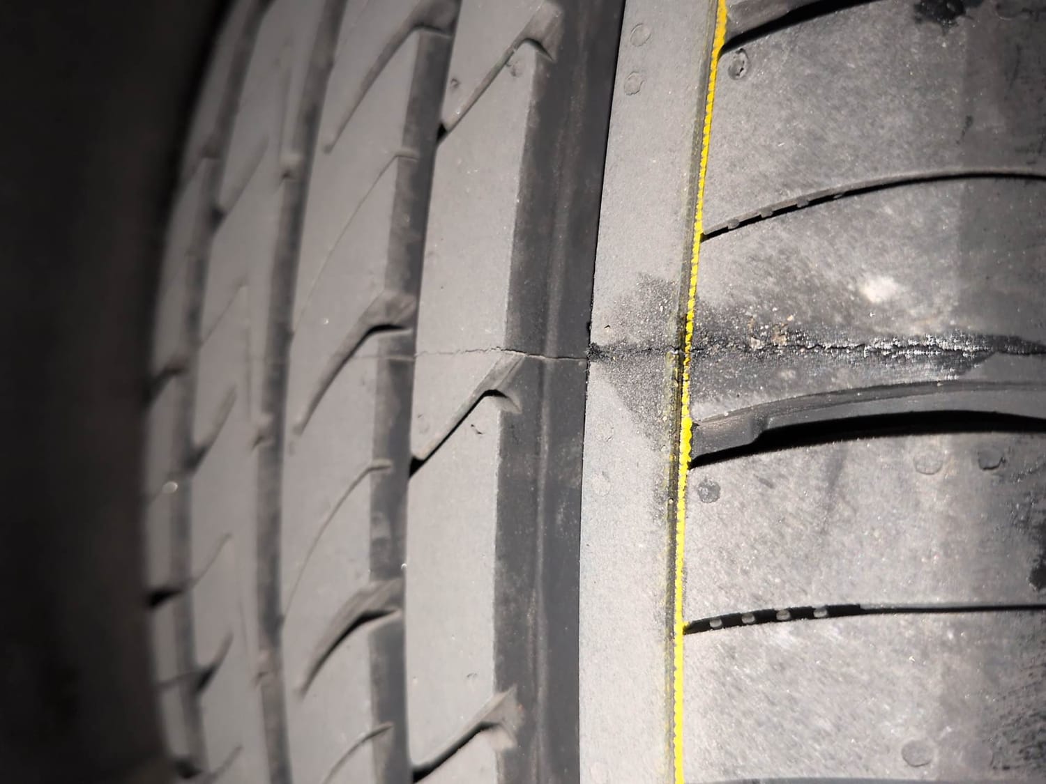 Used 2022 Maruti Suzuki S-Cross Alpha Petrol Manual tyres RIGHT REAR TYRE TREAD VIEW