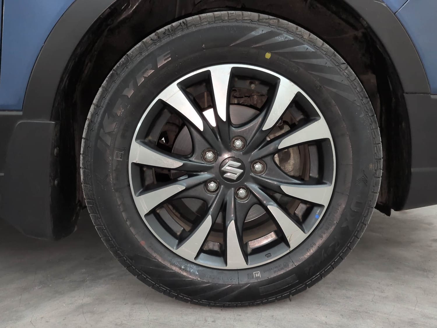 Used 2022 Maruti Suzuki S-Cross Alpha Petrol Manual tyres RIGHT FRONT TYRE RIM VIEW