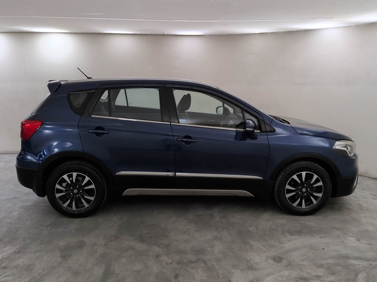 Used 2022 Maruti Suzuki S-Cross Alpha Petrol Manual exterior RIGHT SIDE VIEW