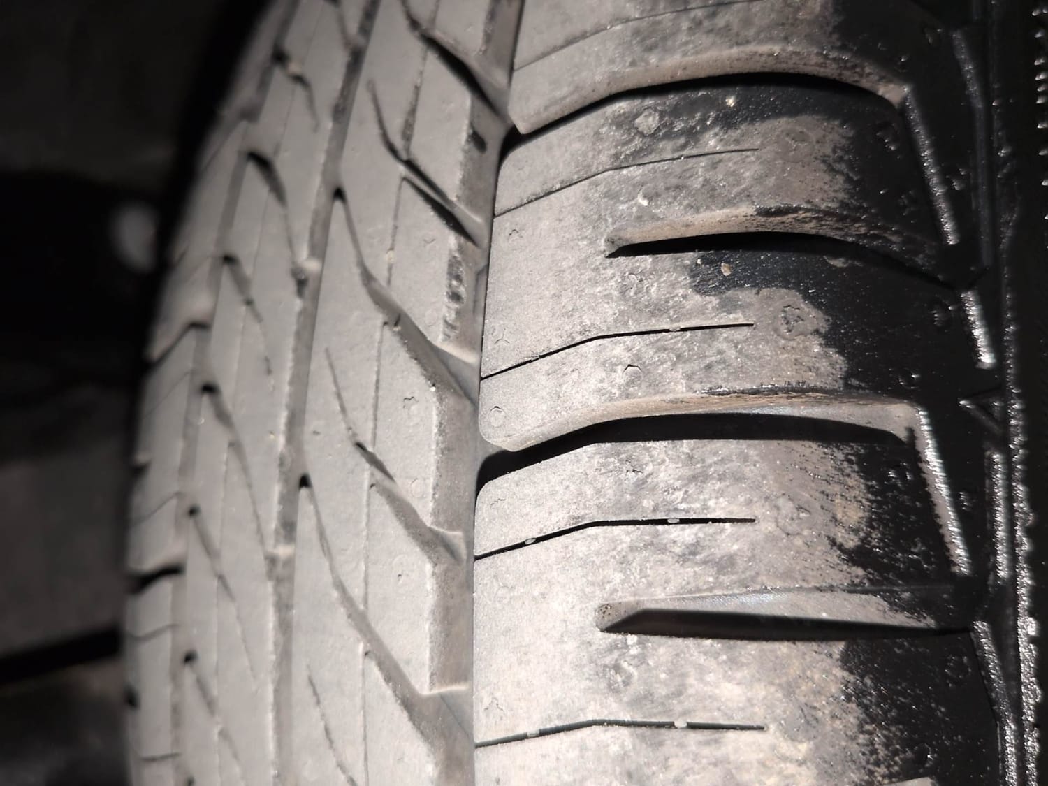 Used 2016 Renault Kwid RXT Petrol Manual tyres LEFT FRONT TYRE TREAD VIEW