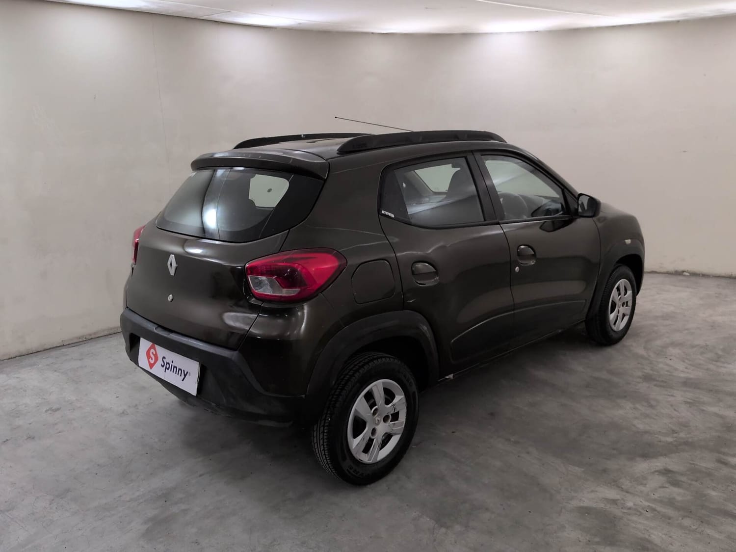 Used 2016 Renault Kwid RXT Petrol Manual exterior RIGHT REAR CORNER VIEW