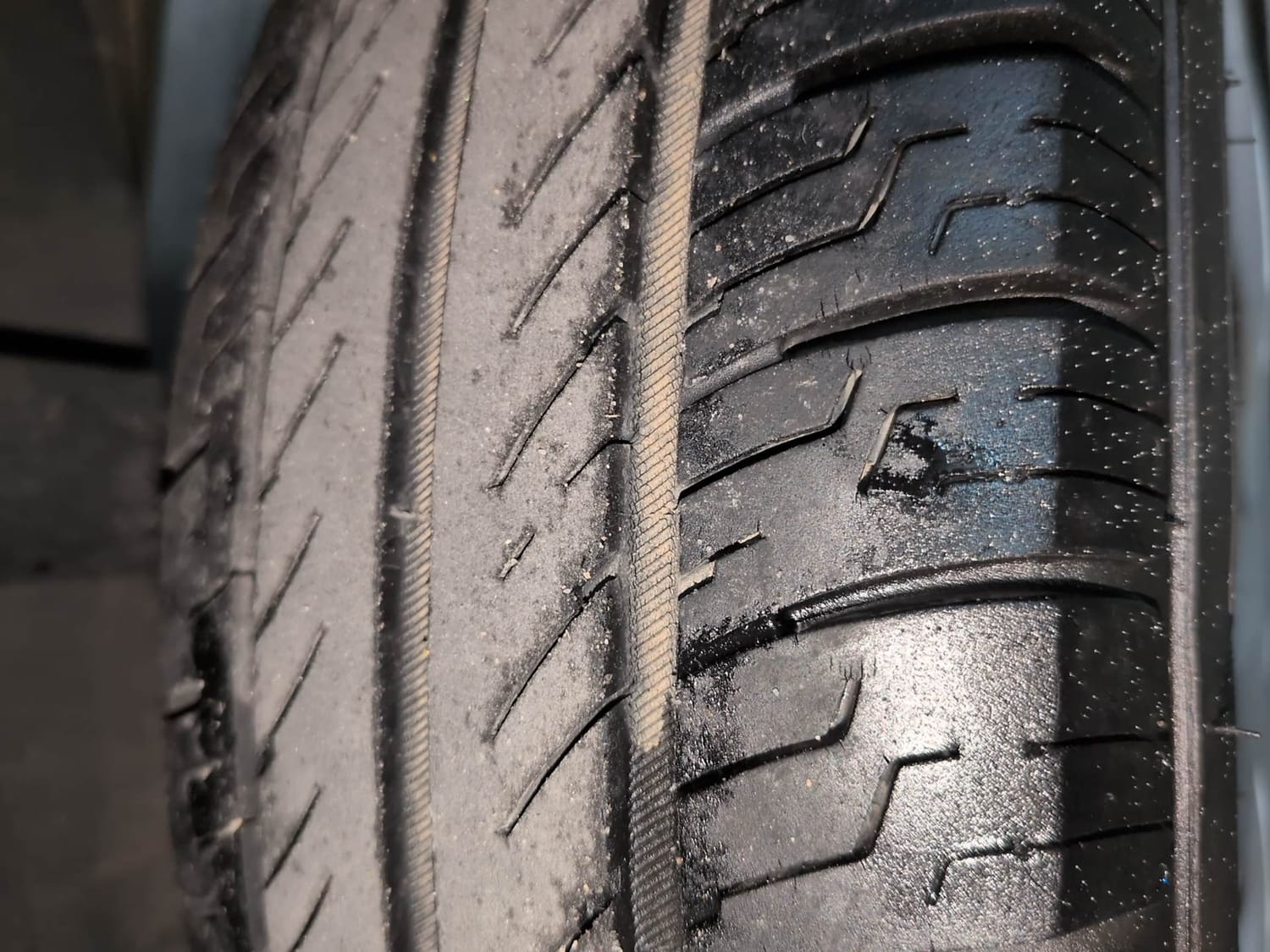 Used 2016 Renault Kwid RXT Petrol Manual tyres LEFT REAR TYRE TREAD VIEW