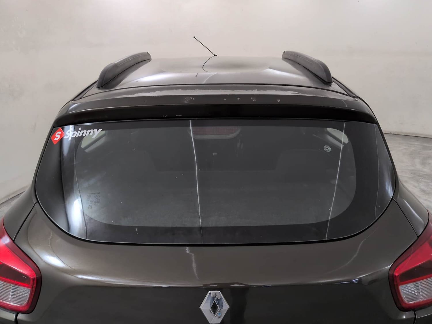 Used 2016 Renault Kwid RXT Petrol Manual exterior BACK WINDSHIELD VIEW