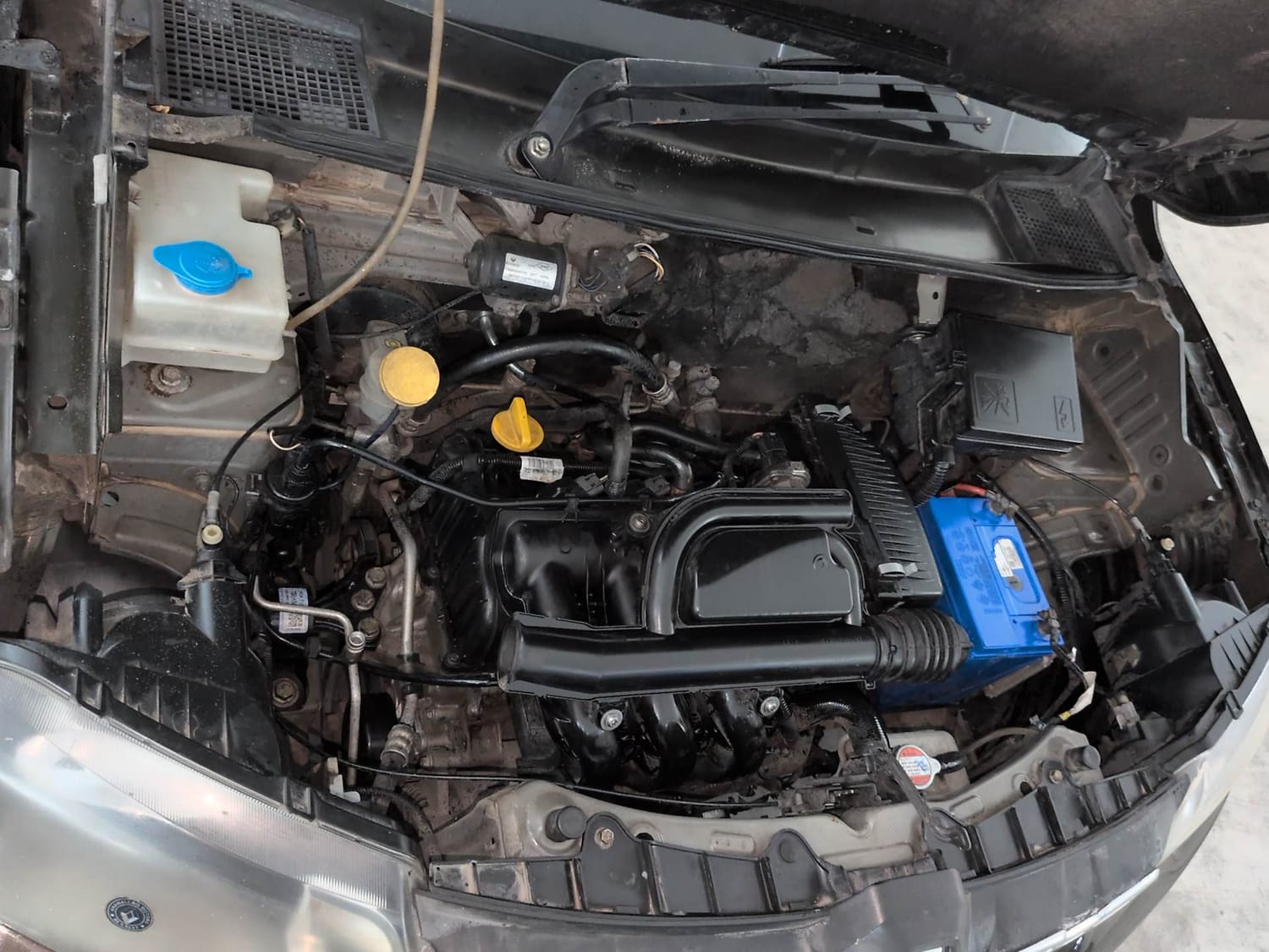 Used 2016 Renault Kwid RXT Petrol Manual engine ENGINE RIGHT SIDE VIEW