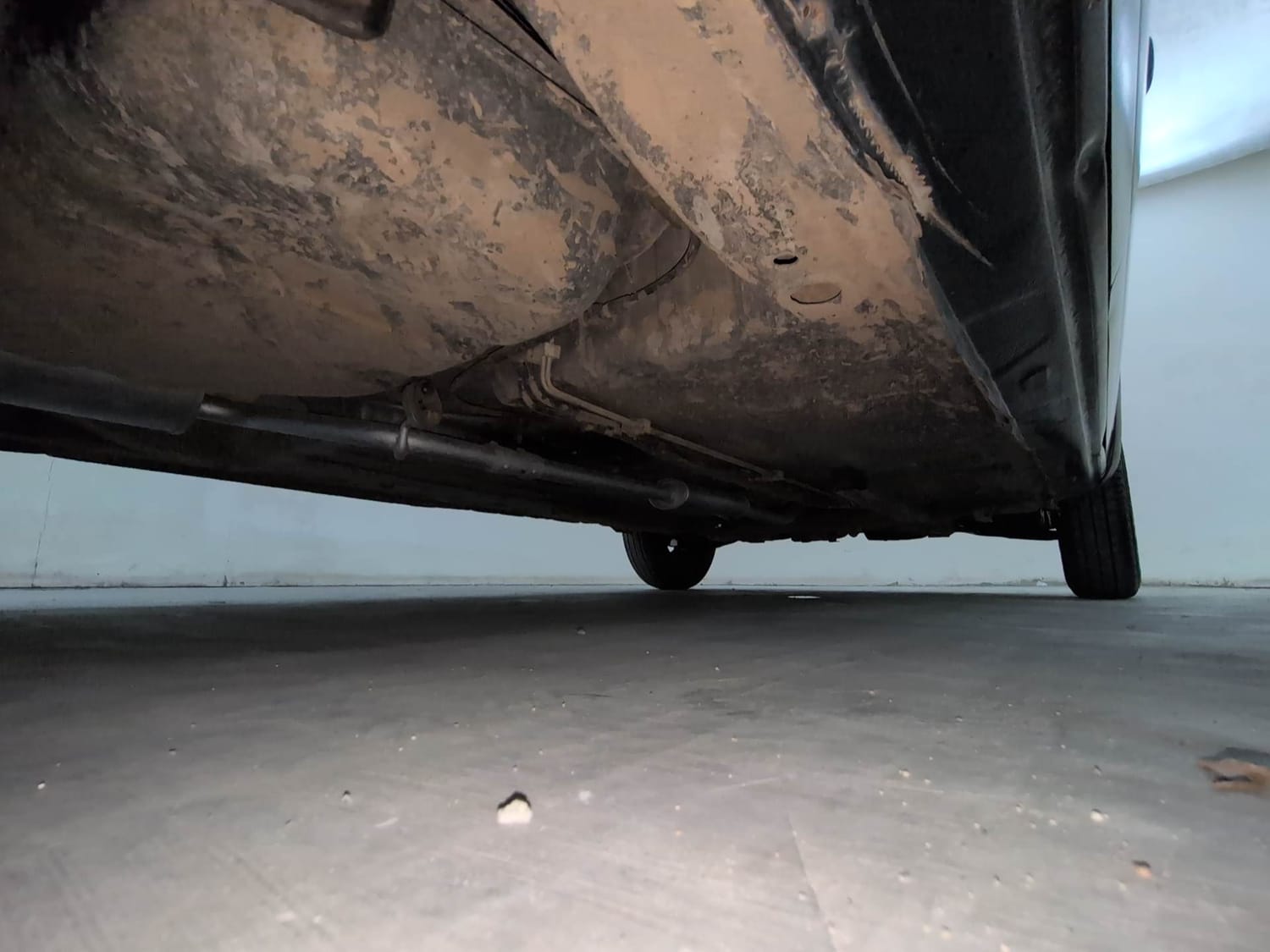 Used 2016 Renault Kwid RXT Petrol Manual extra REAR RIGHT UNDERBODY VIEW